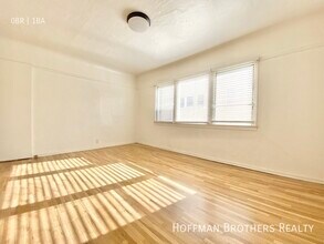 8217 4th St in Los Angeles, CA - Building Photo - Building Photo