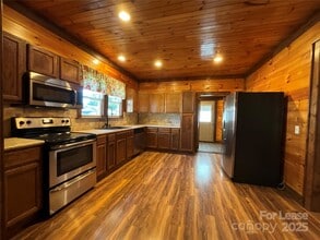 312 Bruce Ave in Mooresville, NC - Building Photo - Building Photo