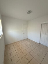 6240 Dewey St in Hollywood, FL - Building Photo - Building Photo