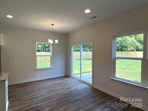 6305 Lake Dr in Charlotte, NC - Building Photo - Building Photo