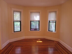 3 Harris St, Unit 2 in Somerville, MA - Building Photo - Building Photo