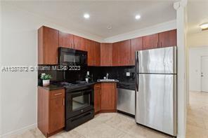 1872 NE 46th St-Unit -D7 in Fort Lauderdale, FL - Foto de edificio - Building Photo
