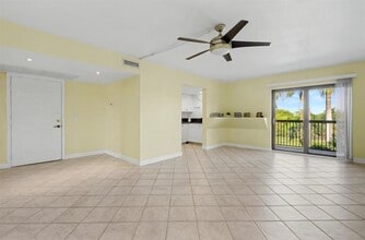 701 NW 19th St, Unit 401 in Fort Lauderdale, FL - Building Photo - Building Photo