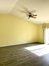 1266 N Regency Dr in Vernon Hills, IL - Building Photo - Building Photo