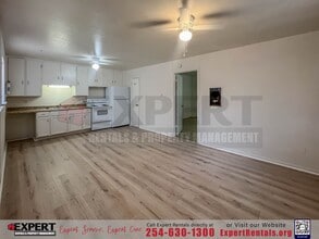 1705 Mulford St in Killeen, TX - Building Photo - Building Photo
