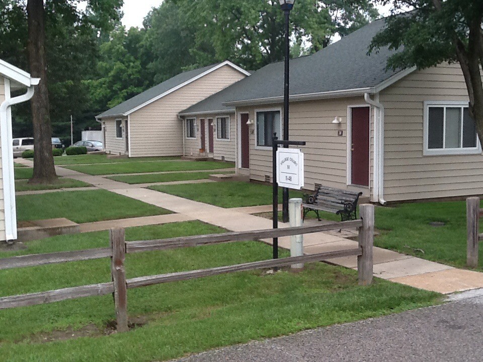 Village Court in Glen Carbon, IL - Building Photo