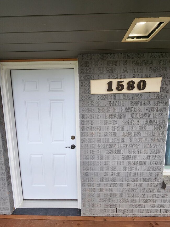 1580 SW Thomsen Ave-Unit -1580 in Chehalis, WA - Building Photo - Building Photo