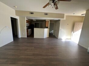 10550 W Alexander Rd, Unit 1164 in Las Vegas, NV - Foto de edificio - Building Photo