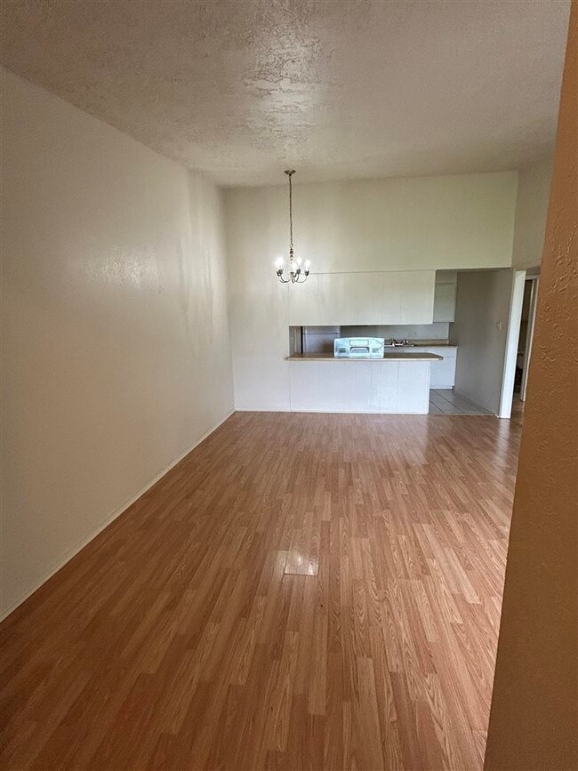 905 NE Rogers Ln in Lawton, OK - Building Photo - Building Photo
