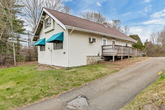 191 Boston Post Rd in East Lyme, CT - Building Photo - Building Photo