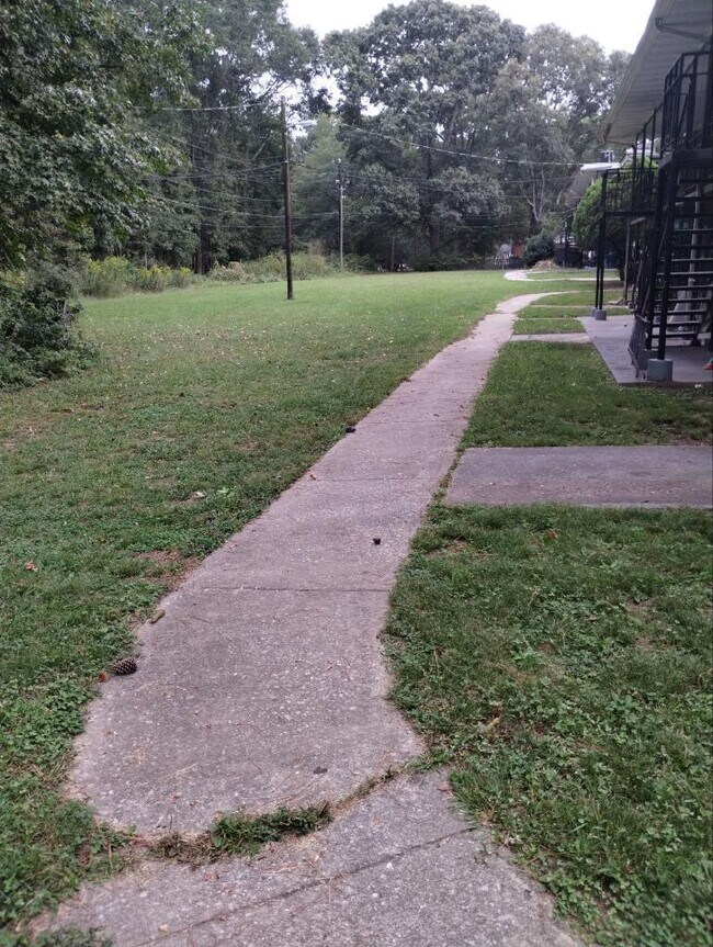 609 Allen Dr in Riverdale, GA - Building Photo - Building Photo