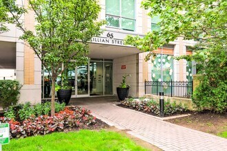 Vivere in Toronto, ON - Building Photo - Building Photo