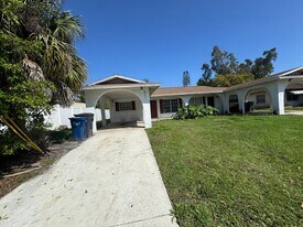 4903 24th St W in Bradenton, FL - Building Photo