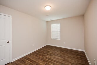 3835 Place Dr in Loganville, GA - Building Photo - Building Photo