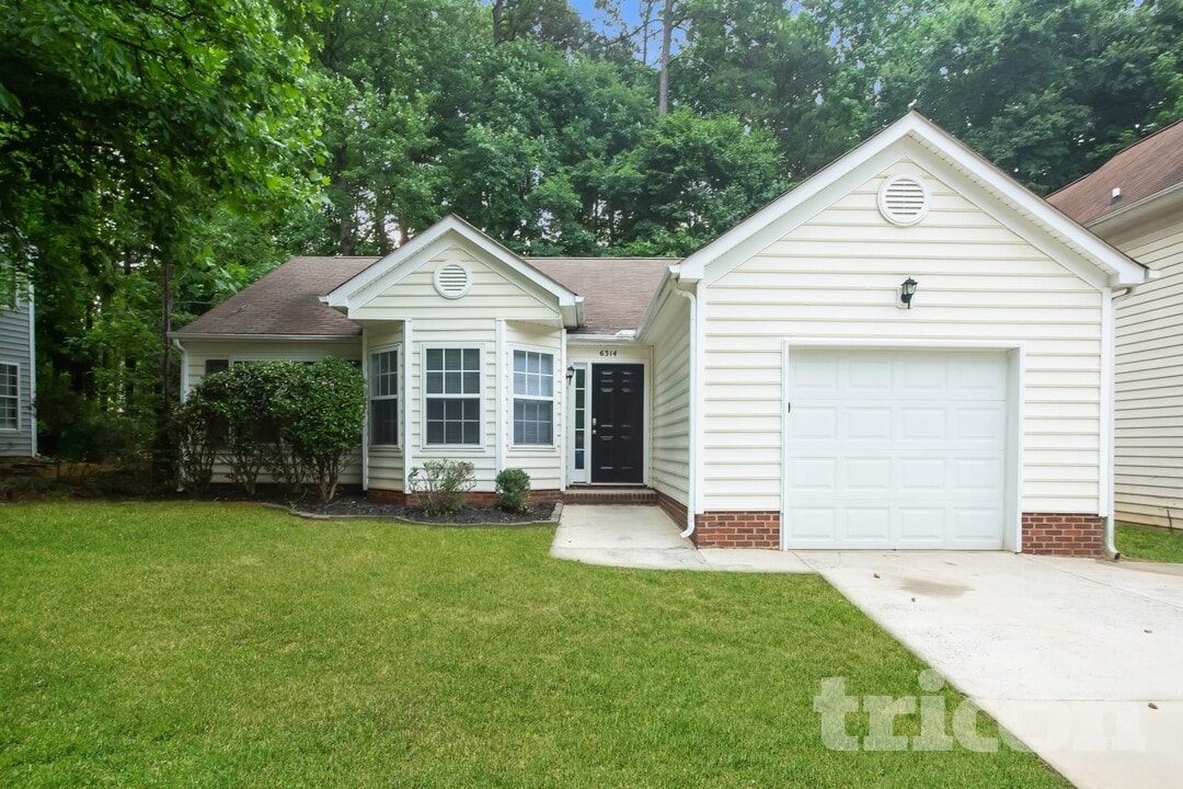 6314 Spanish Moss Ln in Charlotte, NC - Building Photo