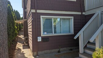 5347 Knight St in Vancouver, BC - Building Photo