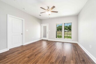 33260 LA-16 in Denham Springs, LA - Foto de edificio - Building Photo