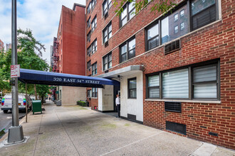 320 E 54th St in New York, NY - Building Photo - Building Photo