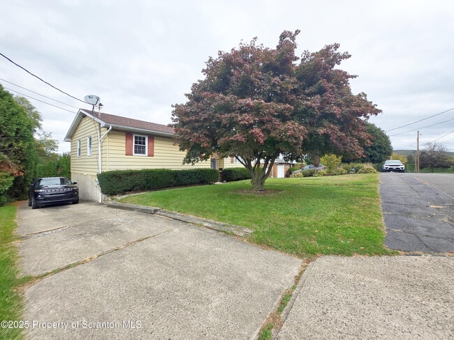 925 Jessup Ave in Dunmore, PA - Building Photo - Building Photo