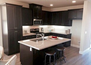 1348 Folsom Meadows Cir in Folsom, CA - Building Photo - Building Photo