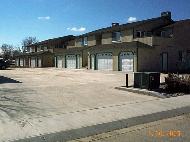 Front Street Apartments in Fallon, NV - Building Photo