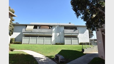 Linda Vista Village in Escondido, CA - Foto de edificio - Building Photo