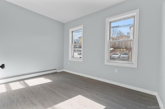 11 Cedar St in Yonkers, NY - Building Photo - Building Photo