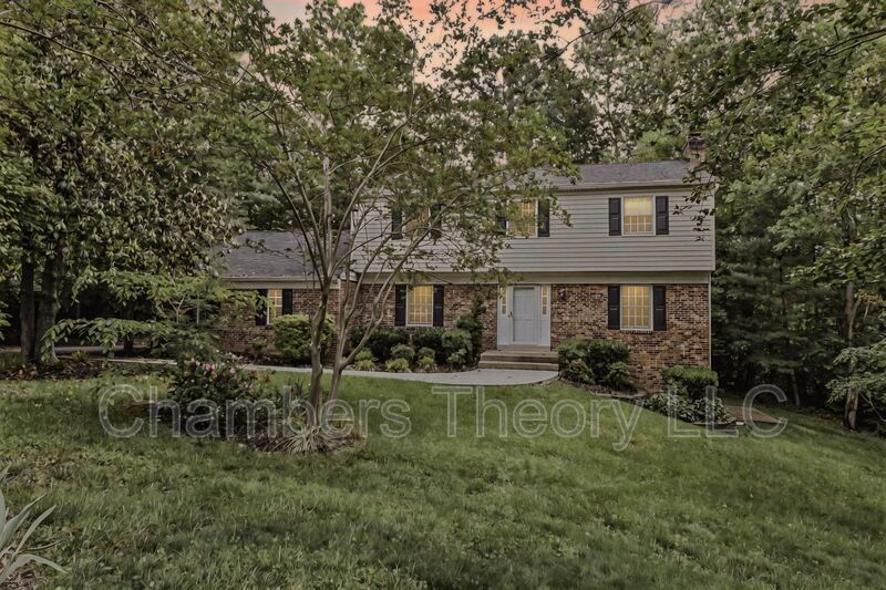 8504 Shadeway Pl in Springfield, VA - Building Photo