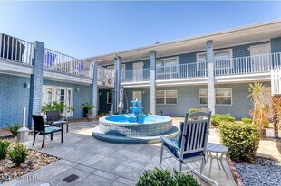 1282 Beach Blvd, Unit 114 in Biloxi, MS - Building Photo