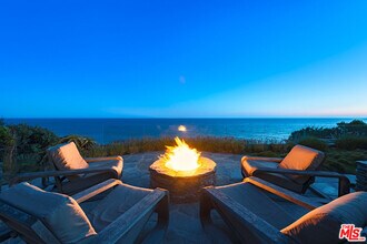 7089 Birdview Ave in Malibu, CA - Building Photo - Building Photo