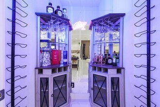 6415 Bowling Green St in Houston, TX - Building Photo - Building Photo