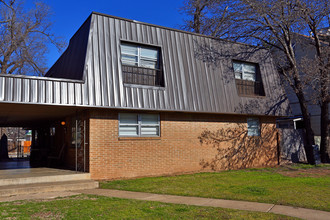 Eufaula Court Apartments in Norman, OK - Building Photo - Building Photo