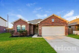 12850 Spruce Cir in Tomball, TX - Building Photo