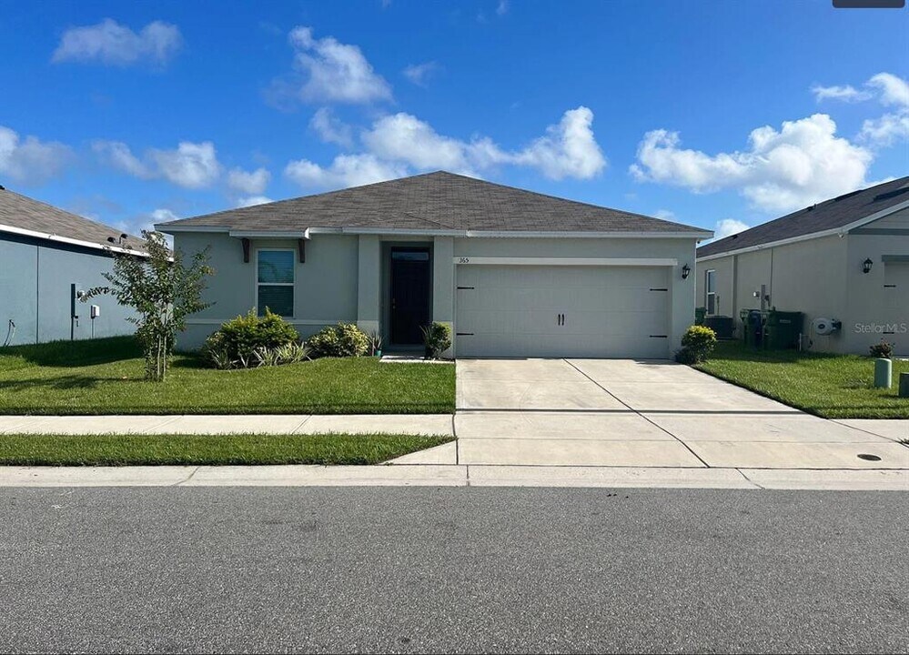 365 Corso Loop in Winter Haven, FL - Building Photo