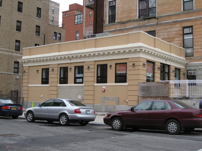 699 Classon Ave in Brooklyn, NY - Foto de edificio - Building Photo