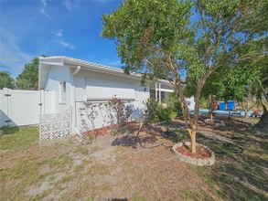 2066 High Ridge Dr in Clearwater, FL - Building Photo - Building Photo