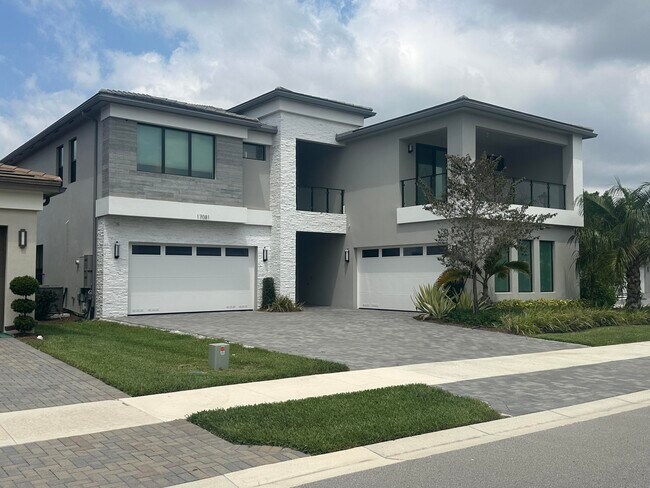 17081 Five Waters Ave in Boca Raton, FL - Building Photo - Building Photo