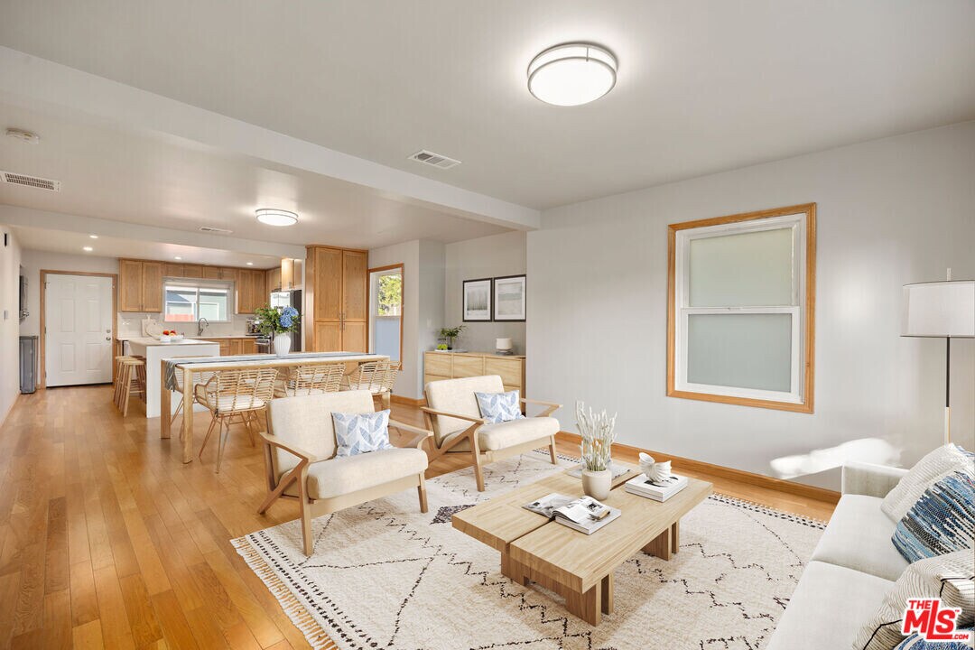 336 5th Ave in Los Angeles, CA - Building Photo