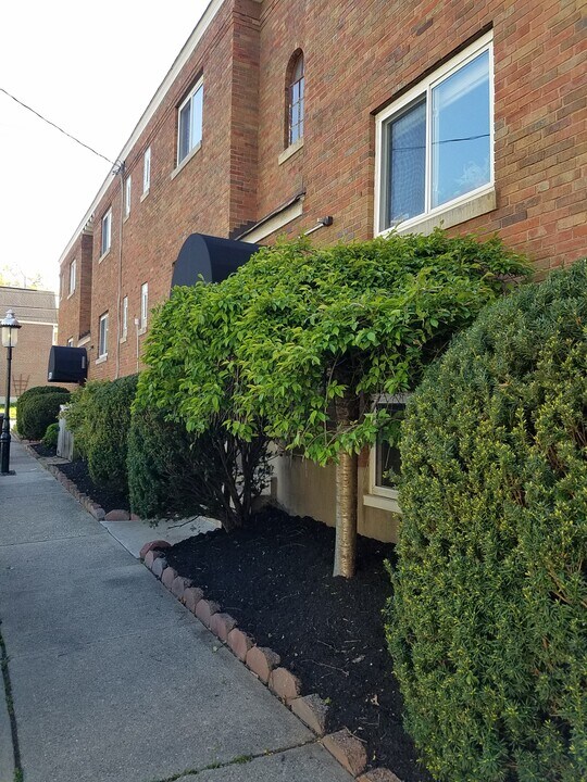 3703 Woodland Ave in Cincinnati, OH - Building Photo
