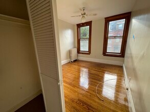 338 K St, Unit 1 in Boston, MA - Foto de edificio - Building Photo