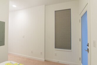 130 21st Ave E in Seattle, WA - Building Photo - Building Photo
