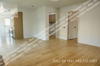 1226 Mockingbird Ln in Desoto, TX - Building Photo - Building Photo