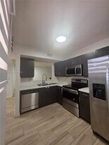 15711 SW 137th Ave in Miami, FL - Building Photo