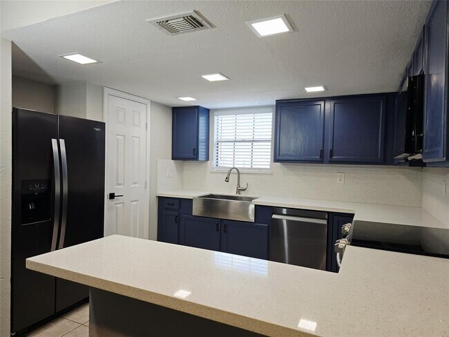 14911 Wunderlich Dr in Houston, TX - Building Photo - Building Photo
