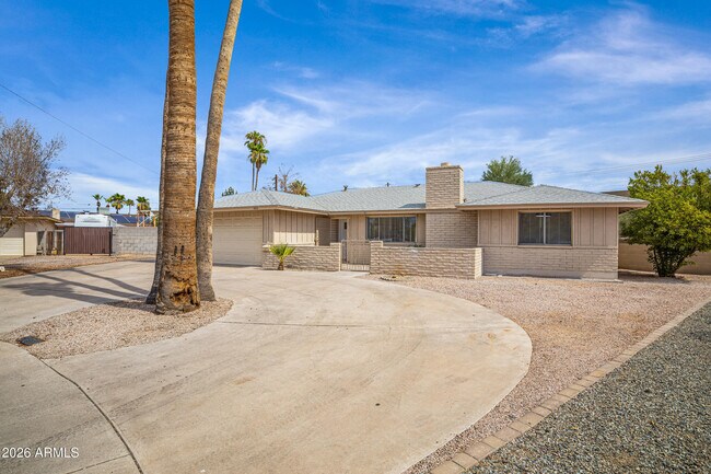 3921 S Kenneth Pl in Tempe, AZ - Building Photo - Building Photo