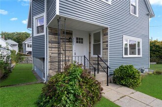301 Glenwood Ave in Pawtucket, RI - Building Photo - Building Photo