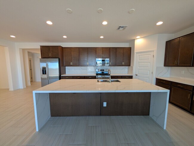 3465 N 101st Dr in Avondale, AZ - Building Photo - Building Photo