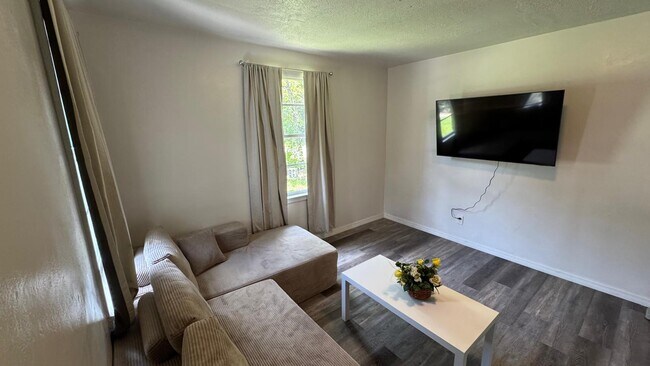 3025 W 16th St in Jacksonville, FL - Building Photo - Building Photo