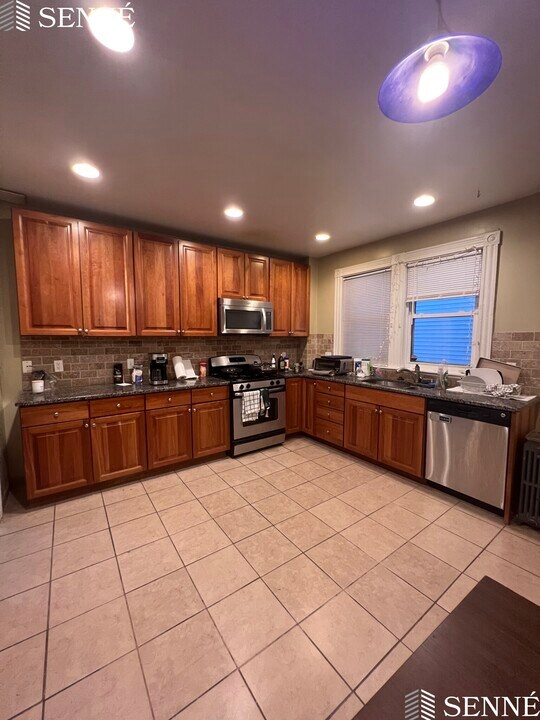 12 Homer St, Unit 3 in Brookline, MA - Foto de edificio