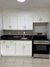 717 NE 1st St in Hallandale Beach, FL - Building Photo - Building Photo